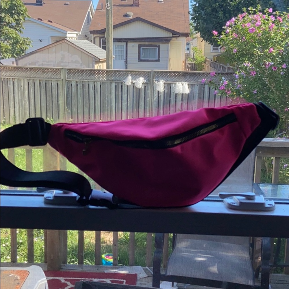NEON PINK FANNY PAK